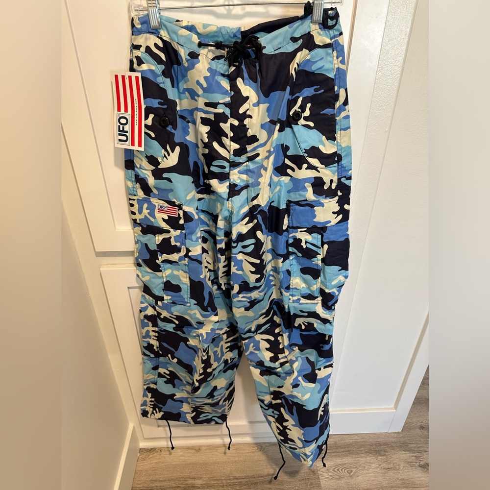 UFO Parachute Pants 🛸
